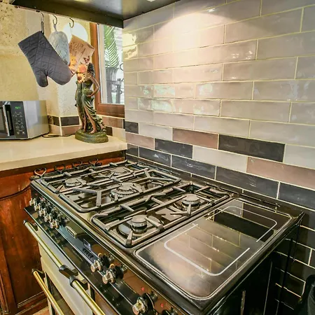 Les Roches De Nyaraló