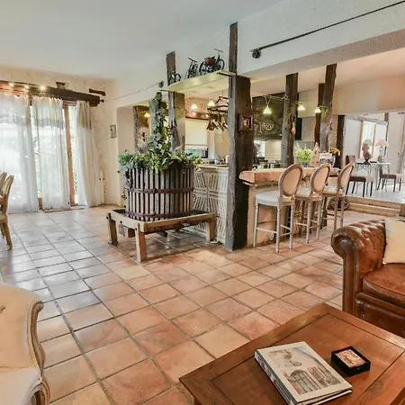 Les Roches De Nyaraló